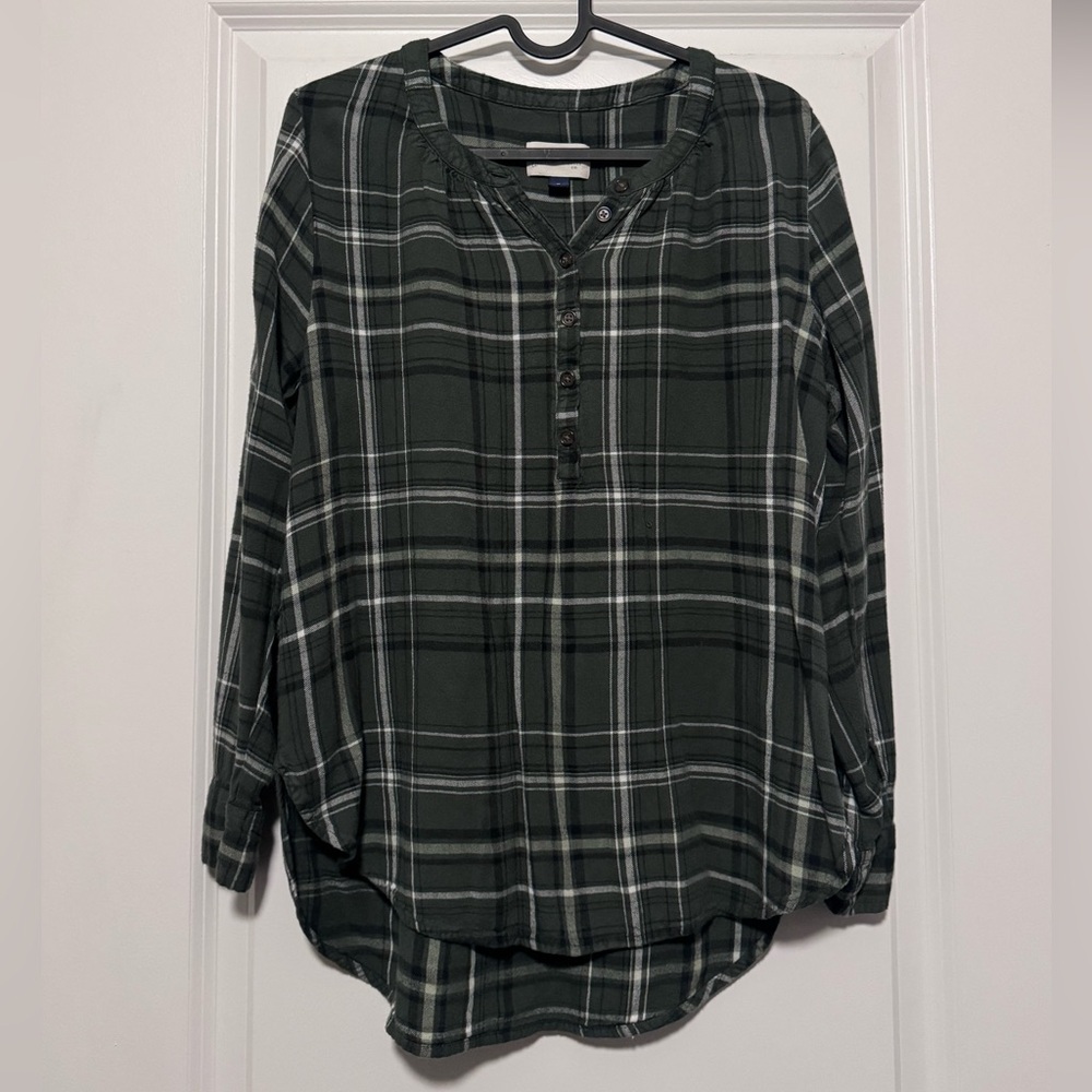 Universal Thread Green Plaid Button-Down Shirt